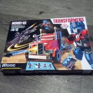 KRE-O TRANSFORMERS ROBOT DISGUISE 247 PCS AGE 6-12 NEVER OPEN